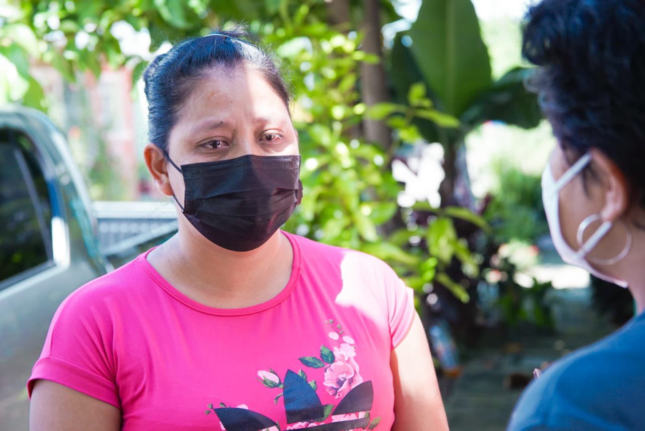 hasta-las-lagrimas-gobierno-beneficia-con-techo-digno-a-miles-de-familias-salvadorenas